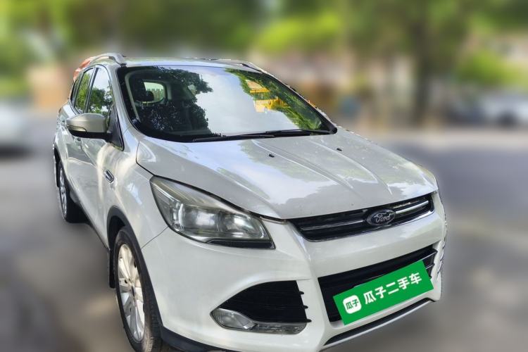 Used Ford Kuga 2013 1.6L GTDi Two-Wheel-Drive Comfort Model Front Right 45 Deg