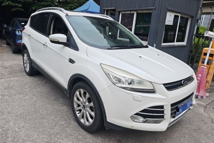 Used Ford Kuga 2013 2.0L GTDi Four-Wheel-Drive Sport Model Front Right 45 Deg