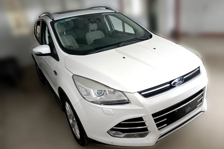 Used Ford Kuga 2013 2.0L GTDi Four-Wheel-Drive Sport Model Front Right 45 Deg