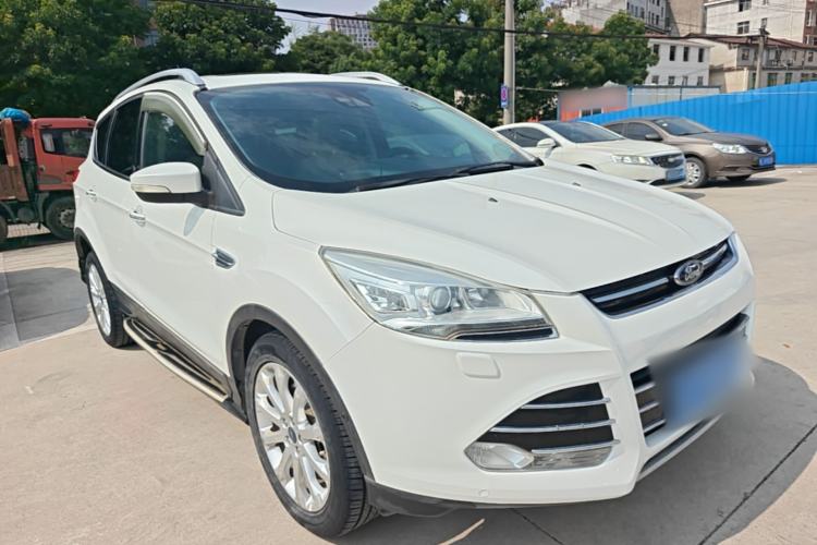 Used Ford Kuga 2013 2.0L GTDi Four-Wheel-Drive Sport Model Front Right 45 Deg