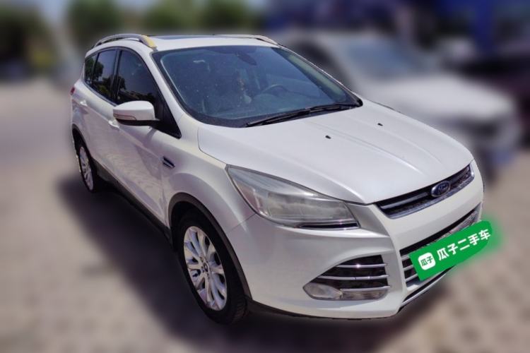 Used Ford Kuga 2013 1.6L GTDi Two-Wheel-Drive Trend Model Front Right 45 Deg
