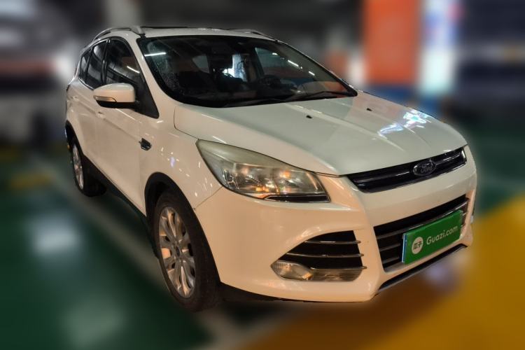 Used Ford Kuga 2013 1.6L GTDi Two-Wheel-Drive Trend Model Front Right 45 Deg