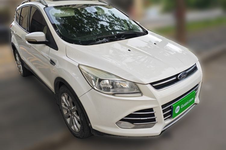 Used Ford Kuga 2013 1.6L GTDi Two-Wheel-Drive Trend Model Front Right 45 Deg
