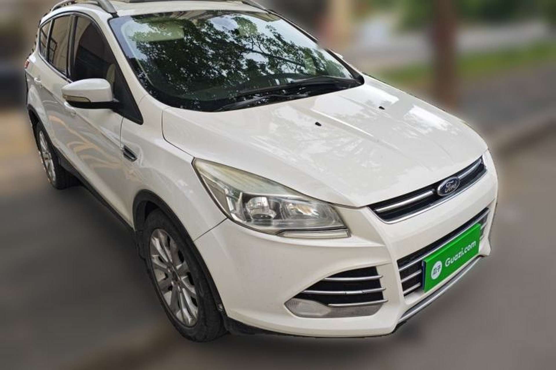 Used Ford Kuga 2013 1.6L GTDi Two-Wheel-Drive Trend Model Front Right 45 Deg