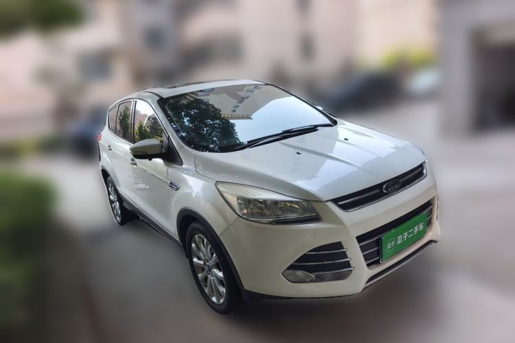 Used Ford Kuga 2013 1.6L GTDi Two-Wheel-Drive Trend Model Front Right 45 Deg
