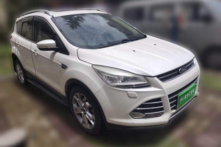 Used Ford Kuga 2013 2.0L GTDi Four-Wheel-Drive Sport Model Front Right 45 Deg