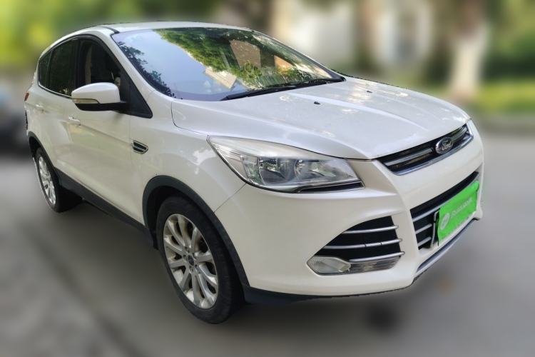 Used Ford Kuga 2013 1.6L GTDi Two-Wheel-Drive Trend Model Front Right 45 Deg