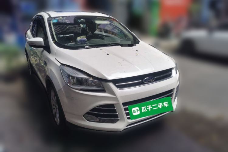 Used Ford Kuga 2013 1.6L GTDi Two-Wheel-Drive Trend Model Front Right 45 Deg