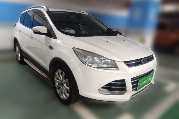 Used Ford Kuga 2013 1.6L GTDi Two-Wheel-Drive Trend Model Front Right 45 Deg