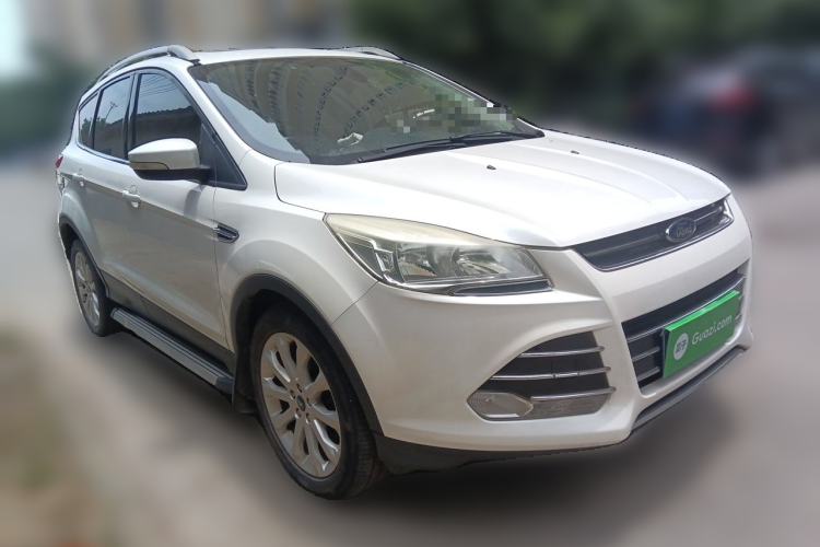 Used Ford Kuga 2013 1.6L GTDi Two-Wheel-Drive Trend Model Front Right 45 Deg