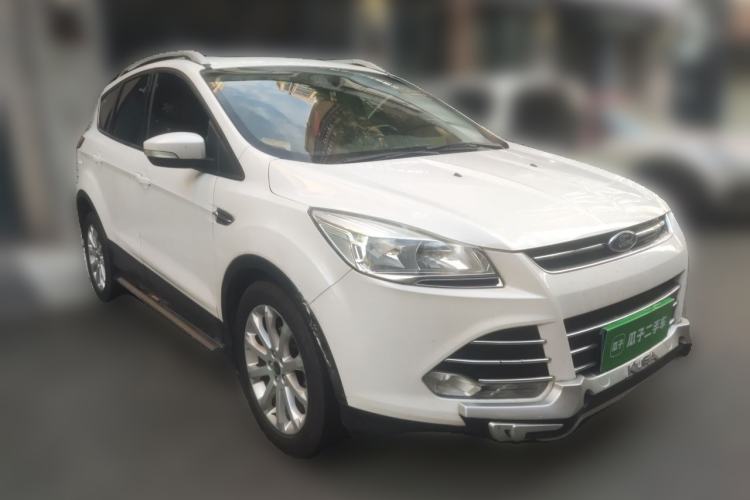 Used Ford Kuga 2013 1.6L GTDi Two-Wheel-Drive Comfort Model Front Right 45 Deg