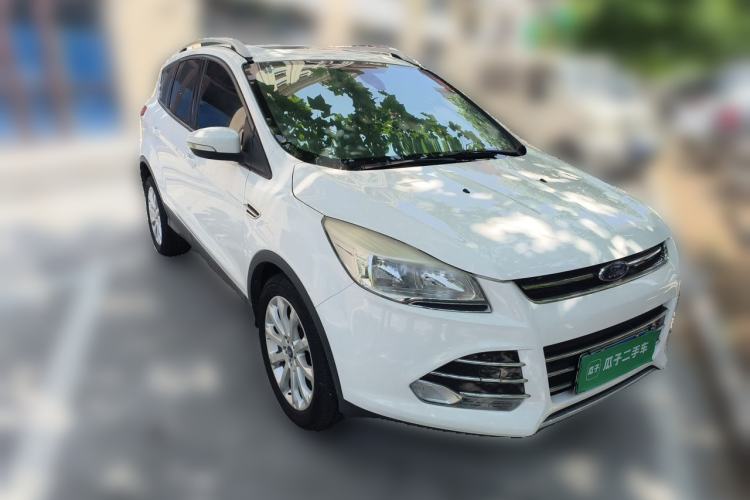 Used Ford Kuga 2013 1.6L GTDi Two-Wheel-Drive Trend Model Front Right 45 Deg