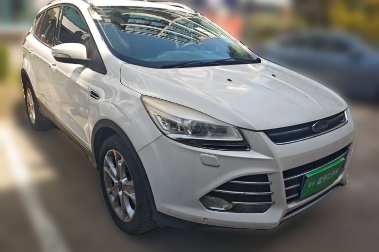 Used Ford Kuga 2013 2.0L GTDi Four-Wheel-Drive Sport Model Front Right 45 Deg