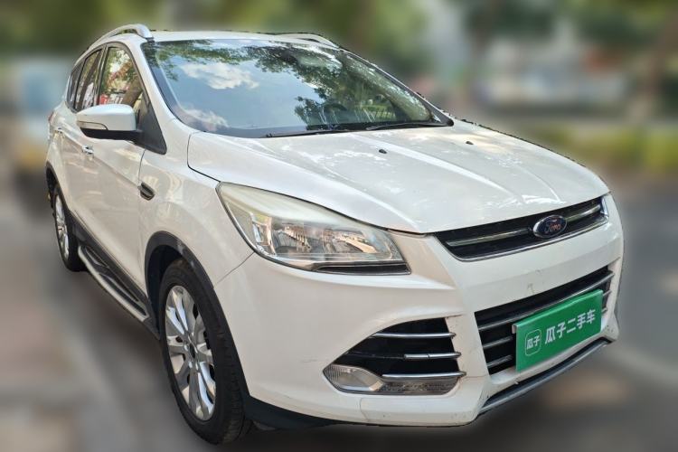 Used Ford Kuga 2013 1.6L GTDi 4x4 Elite Model Front Right 45 Deg