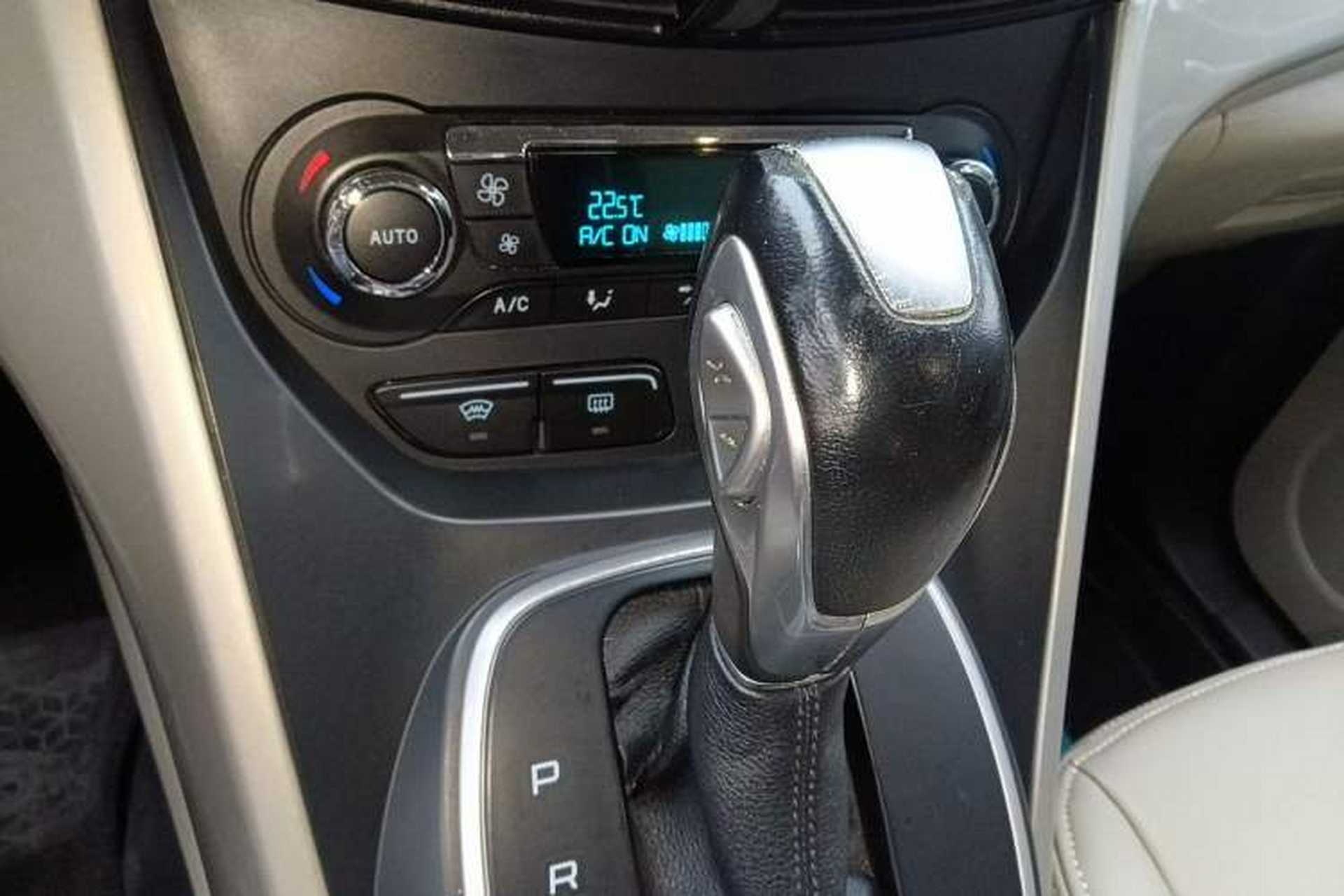 Used Ford Kuga 2013 2.0L GTDi Four-Wheel Drive Premium Model Gear Lever