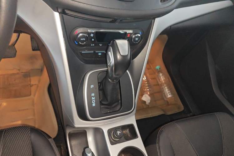 Used Ford Kuga 2013 1.6L GTDi Two-Wheel-Drive Comfort Model Gear Lever
