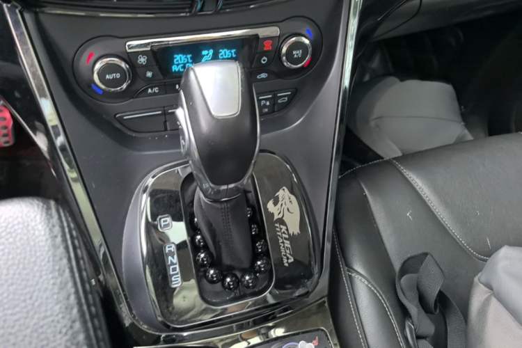 Used Ford Kuga 2013 2.0L GTDi Four-Wheel-Drive Sport Model Gear Lever