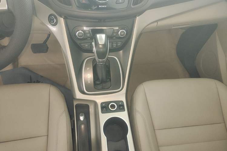 Used Ford Kuga 2013 2.0L GTDi Four-Wheel Drive Premium Model Gear Lever