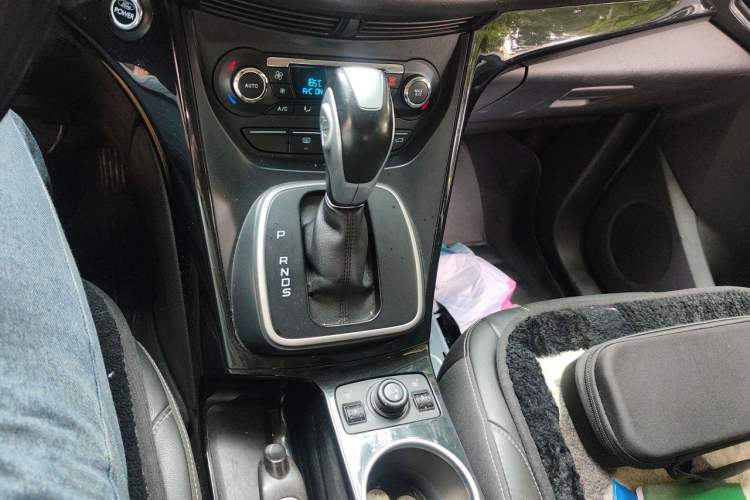 Used Ford Kuga 2013 2.0L GTDi Four-Wheel Drive Premium Model Gear Lever