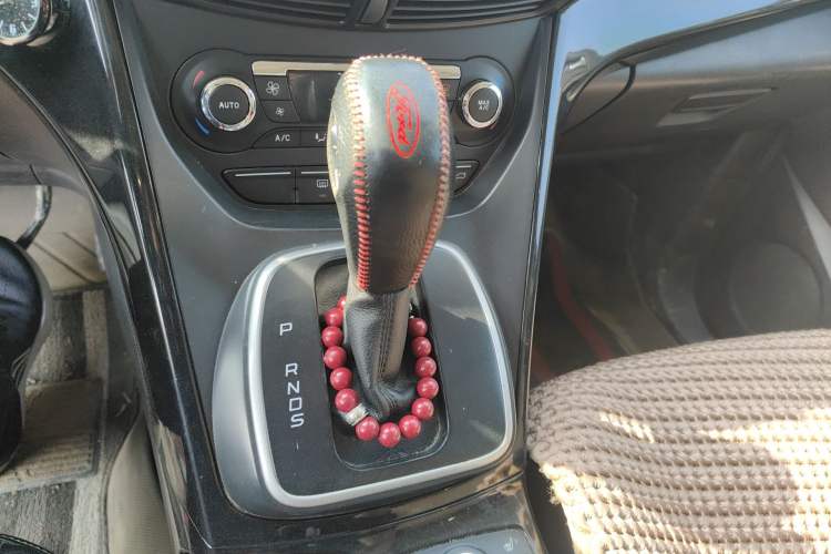 Used Ford Kuga 2013 2.0L GTDi Four-Wheel-Drive Sport Model Gear Lever