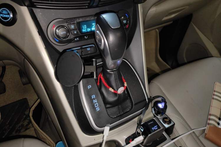 Used Ford Kuga 2013 2.0L GTDi Four-Wheel Drive Premium Model Gear Lever