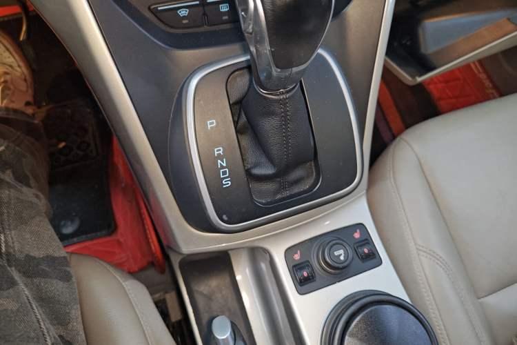 Used Ford Kuga 2013 1.6L GTDi 4x4 Elite Model Gear Lever