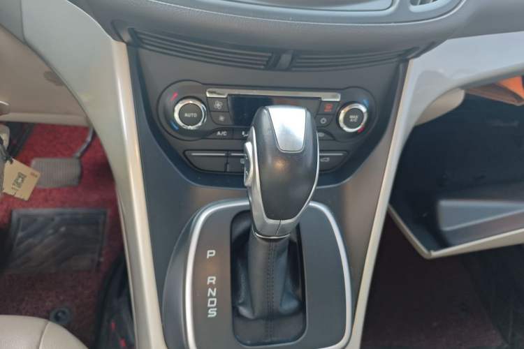 Used Ford Kuga 2013 1.6L GTDi 4x4 Elite Model Gear Lever