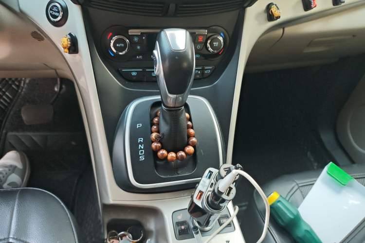 Used Ford Kuga 2013 2.0L GTDi Four-Wheel Drive Premium Model Gear Lever