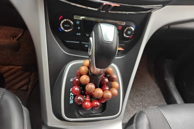 Used Ford Kuga 2013 1.6L GTDi Two-Wheel-Drive Trend Model Gear Lever
