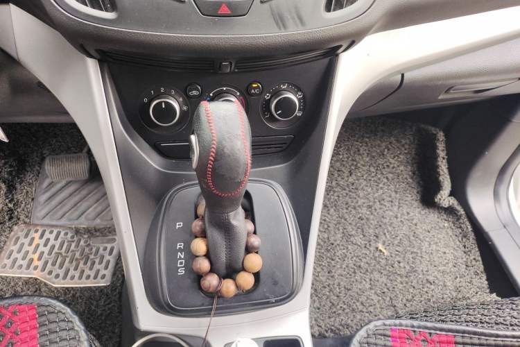 Used Ford Kuga 2013 1.6L GTDi Two-Wheel-Drive Comfort Model Gear Lever