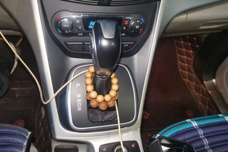 Used Ford Kuga 2013 1.6L GTDi 4x4 Elite Model Gear Lever