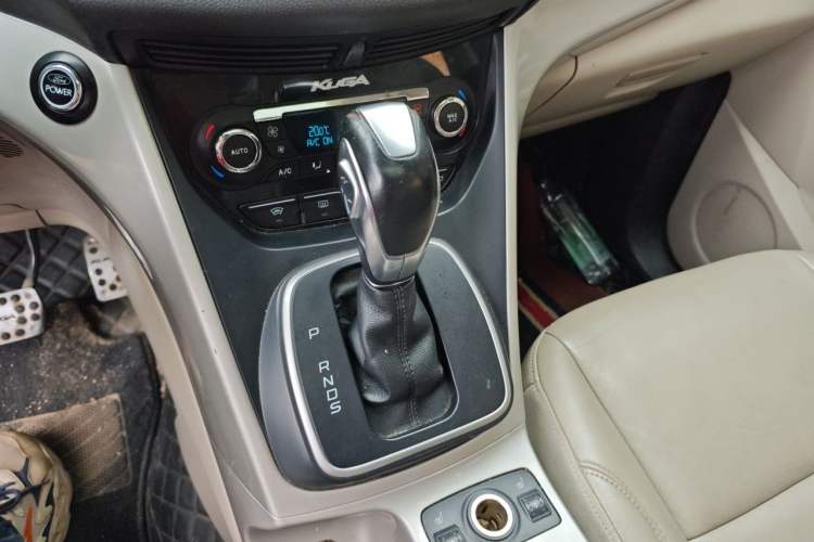 Used Ford Kuga 2013 2.0L GTDi Four-Wheel Drive Premium Model Gear Lever