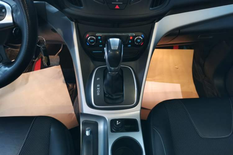Used Ford Kuga 2013 1.6L GTDi Two-Wheel-Drive Trend Model Gear Lever