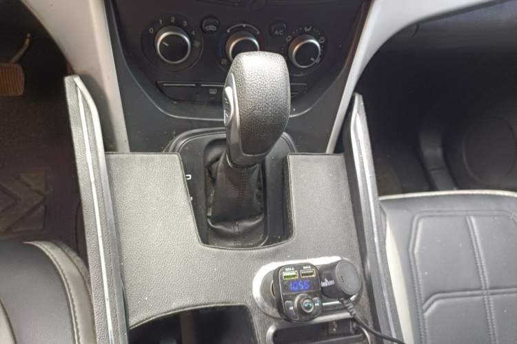 Used Ford Kuga 2013 1.6L GTDi Two-Wheel-Drive Comfort Model Gear Lever