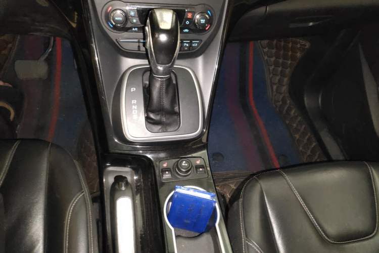 Used Ford Kuga 2013 2.0L GTDi Four-Wheel-Drive Sport Model Gear Lever