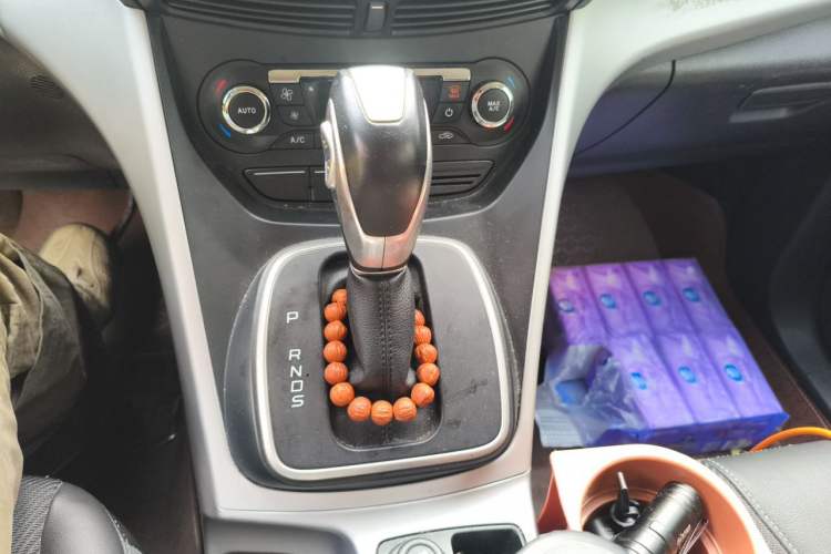 Used Ford Kuga 2013 1.6L GTDi Two-Wheel-Drive Trend Model Gear Lever