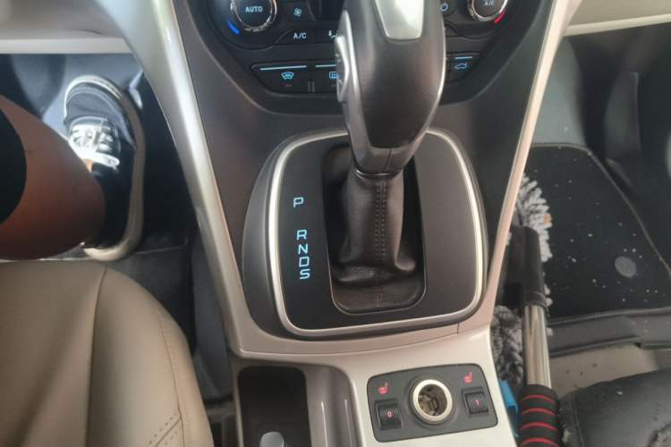 Used Ford Kuga 2013 2.0L GTDi Four-Wheel Drive Premium Model Gear Lever