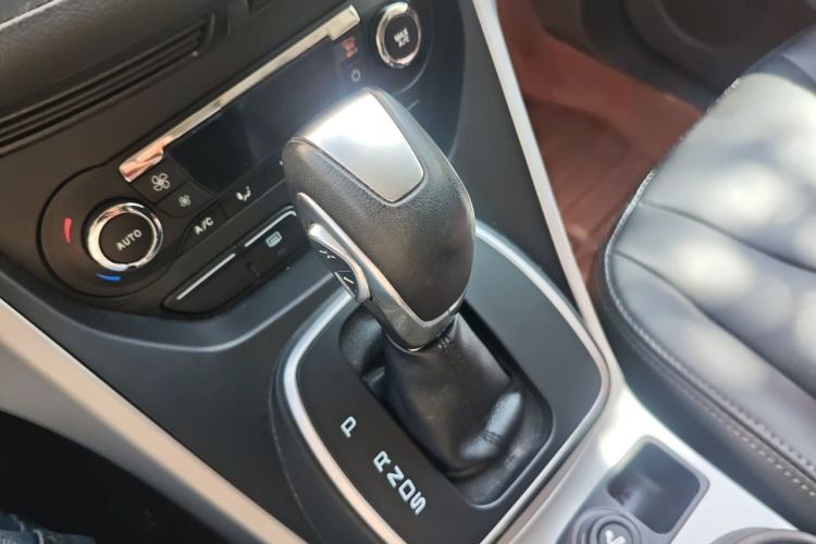 Used Ford Kuga 2013 1.6L GTDi Two-Wheel-Drive Trend Model Gear Lever
