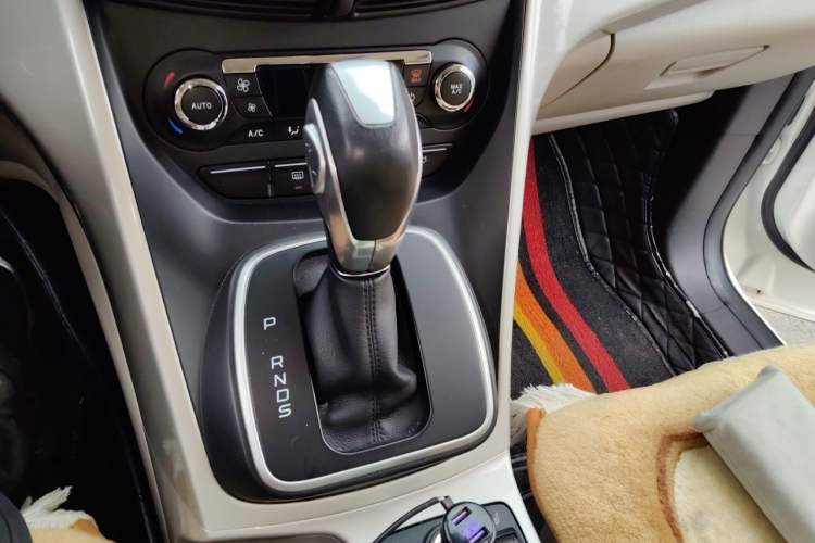 Used Ford Kuga 2013 1.6L GTDi 4x4 Elite Model Gear Lever