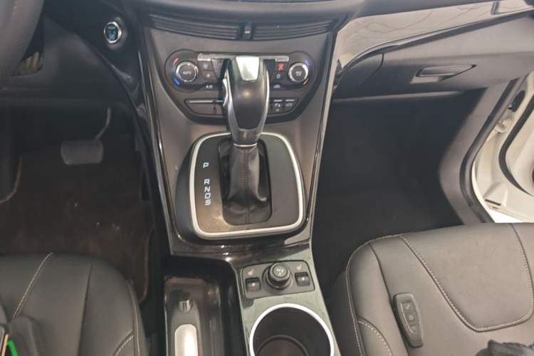 Used Ford Kuga 2013 2.0L GTDi Four-Wheel-Drive Sport Model Gear Lever