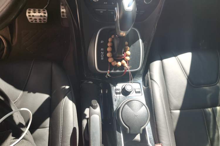 Used Ford Kuga 2013 2.0L GTDi Four-Wheel-Drive Sport Model Gear Lever