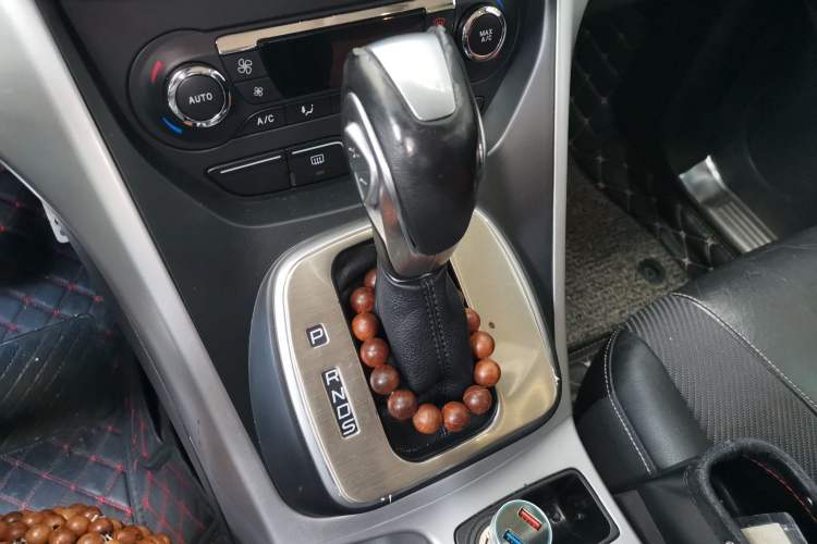 Used Ford Kuga 2013 1.6L GTDi Two-Wheel-Drive Trend Model Gear Lever