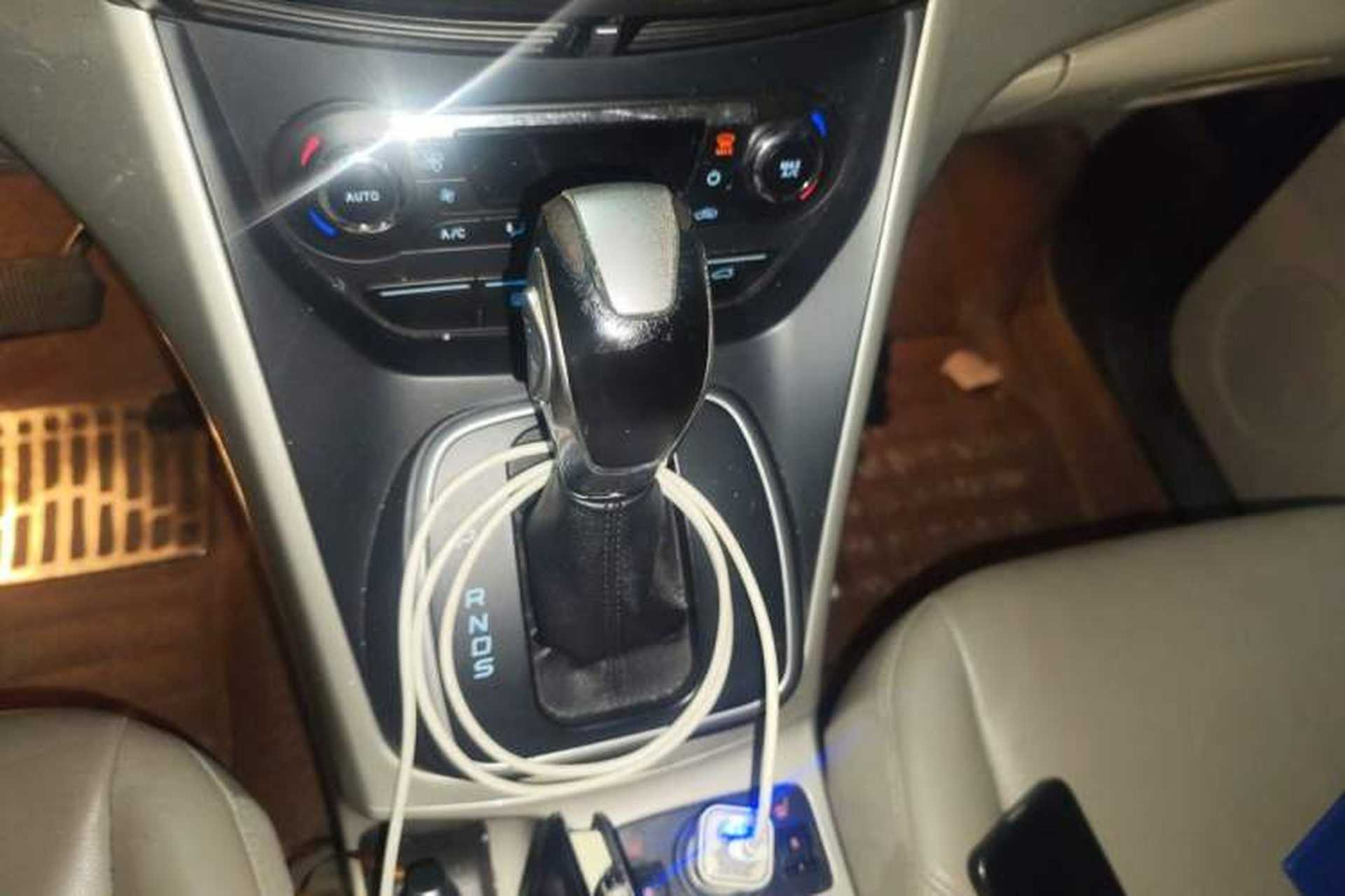 Used Ford Kuga 2013 1.6L GTDi 4x4 Elite Model Gear Lever