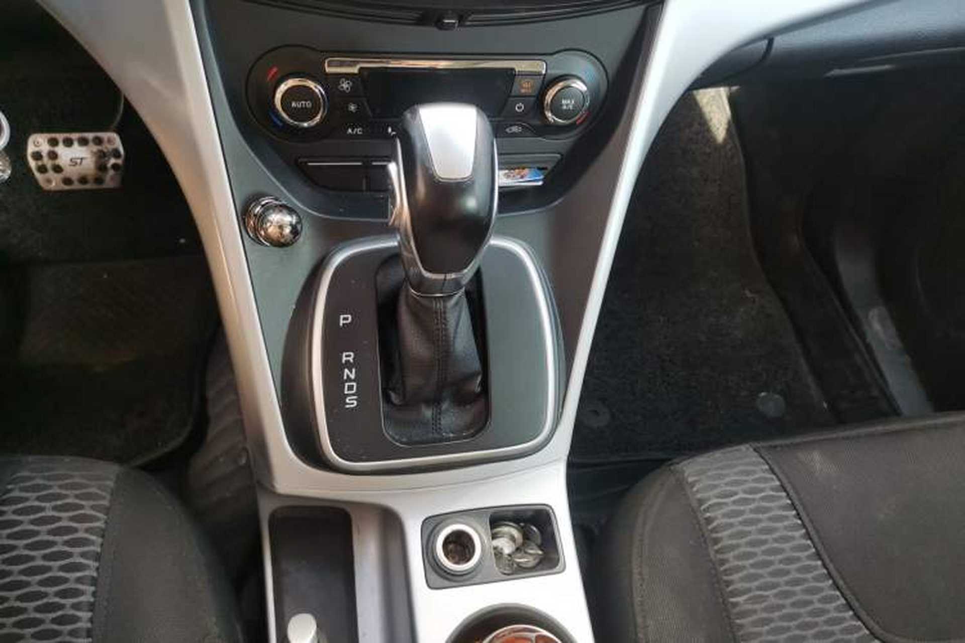 Used Ford Kuga 2013 1.6L GTDi Two-Wheel-Drive Trend Model Gear Lever