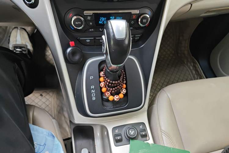 Used Ford Kuga 2013 2.0L GTDi Four-Wheel Drive Premium Model Gear Lever