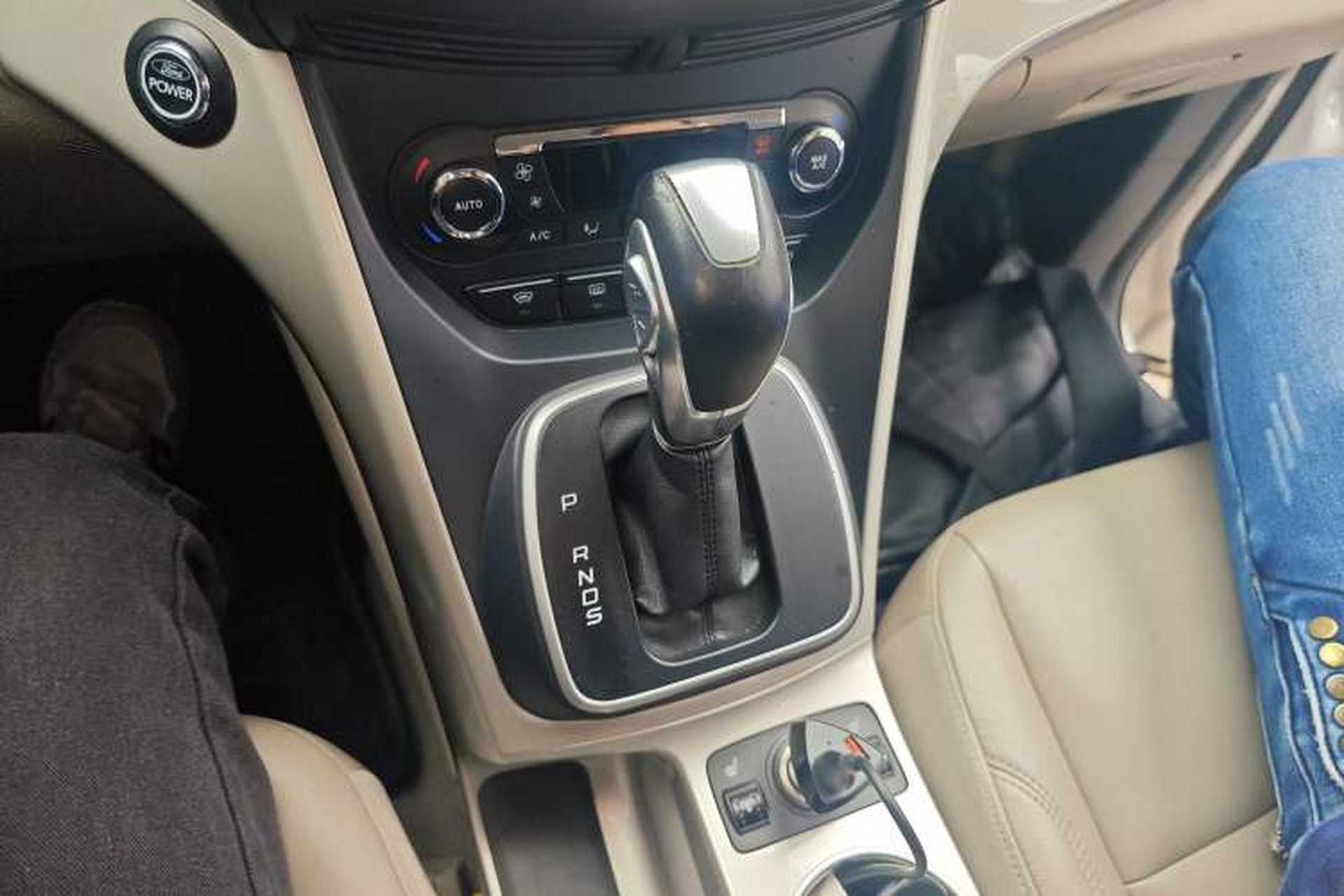 Used Ford Kuga 2013 2.0L GTDi Four-Wheel Drive Premium Model Gear Lever