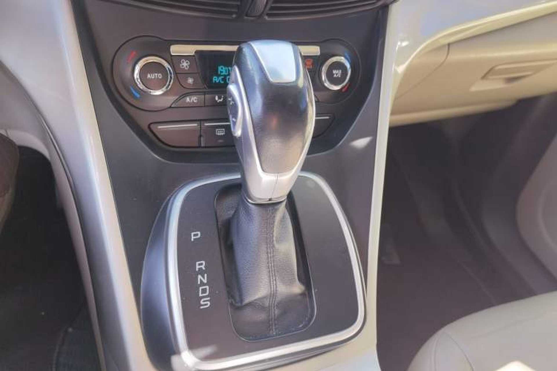 Used Ford Kuga 2013 1.6L GTDi 4x4 Elite Model Gear Lever