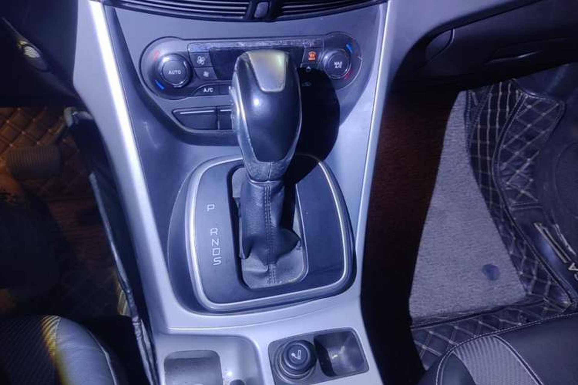 Used Ford Kuga 2013 1.6L GTDi Two-Wheel-Drive Trend Model Gear Lever