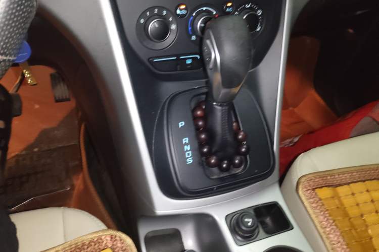 Used Ford Kuga 2013 1.6L GTDi Two-Wheel-Drive Comfort Model Gear Lever