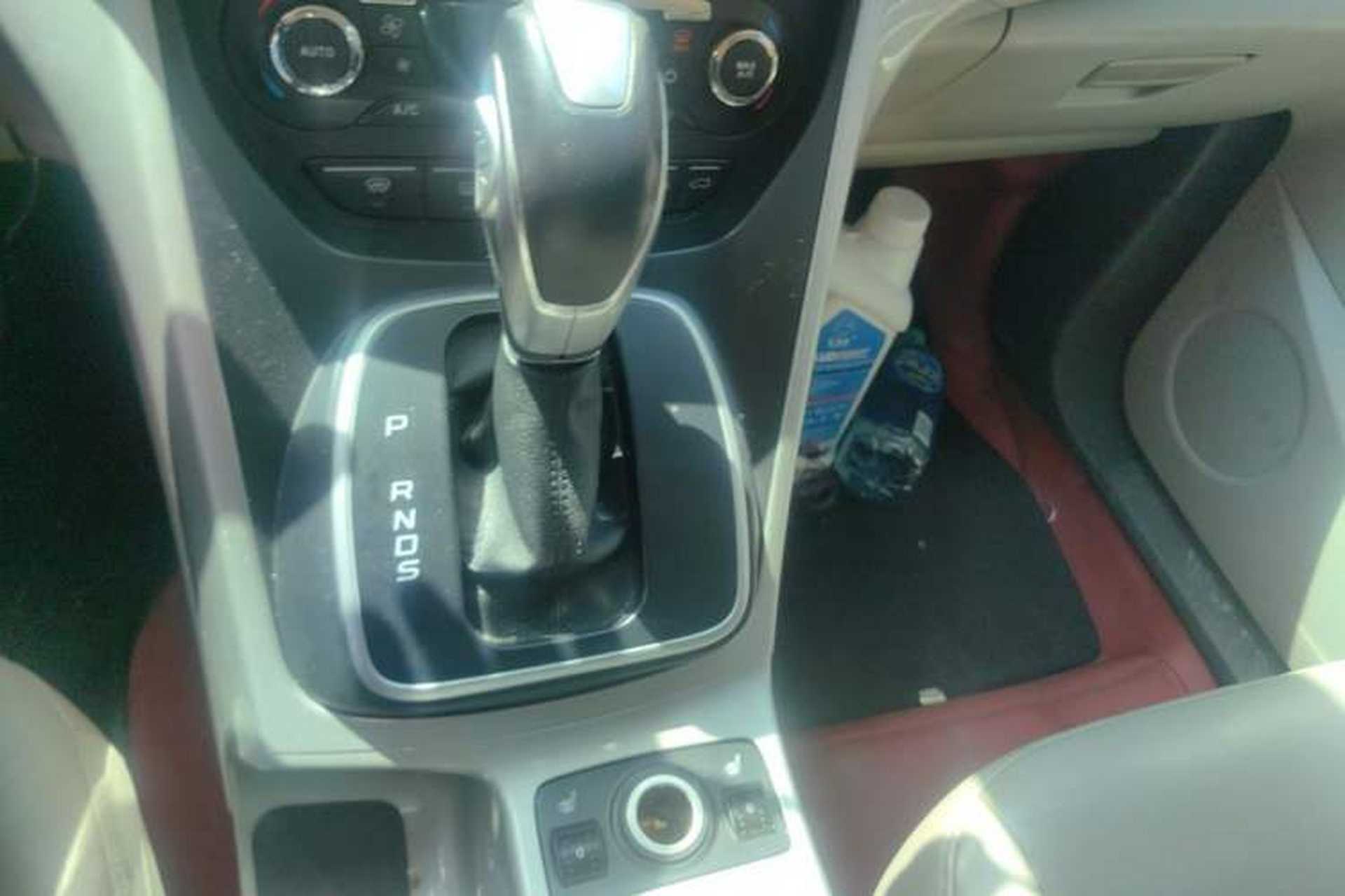 Used Ford Kuga 2013 2.0L GTDi Four-Wheel Drive Premium Model Gear Lever